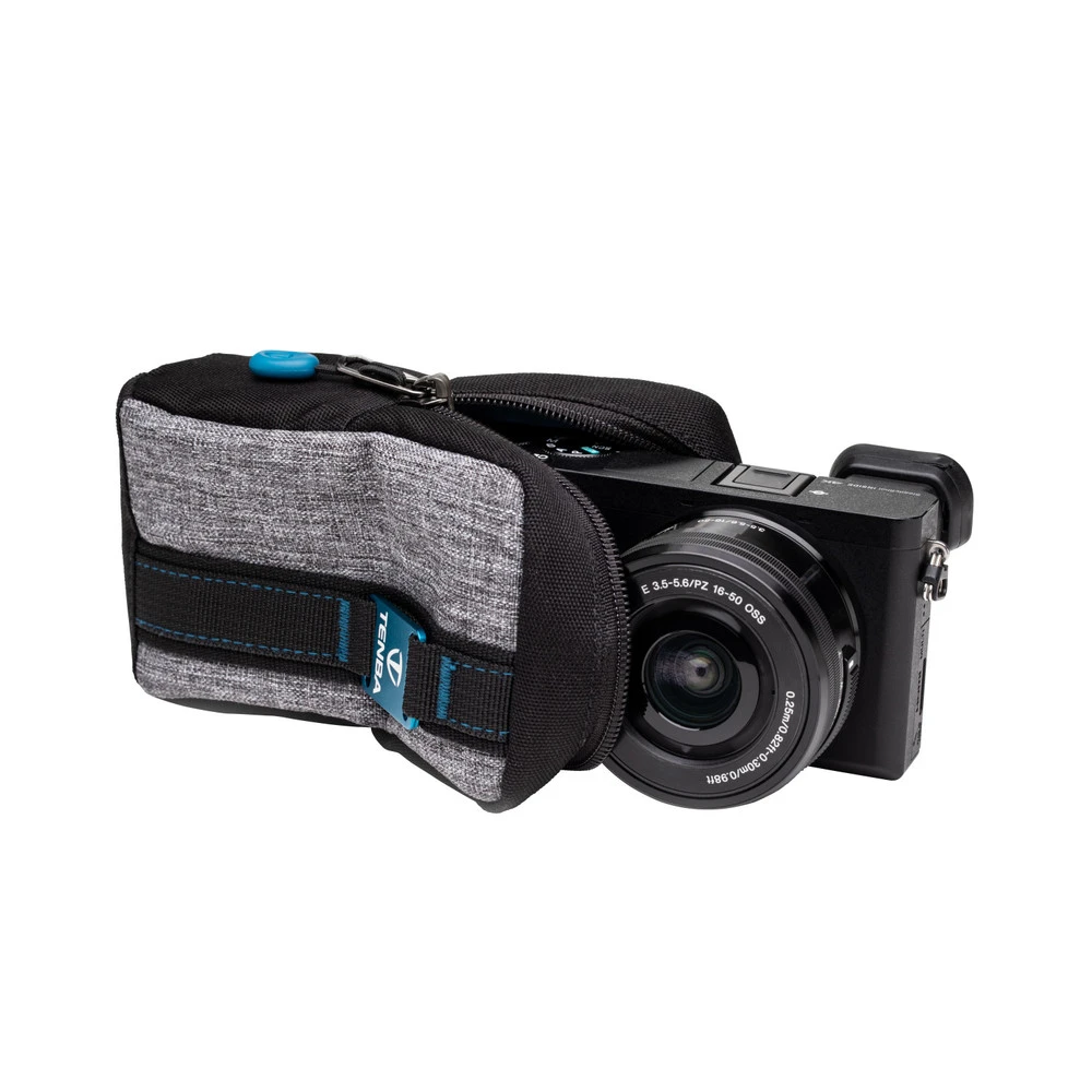 Skyline 4 Pouch - Black 9 Skyline 4 Pouch - Black - Image 7